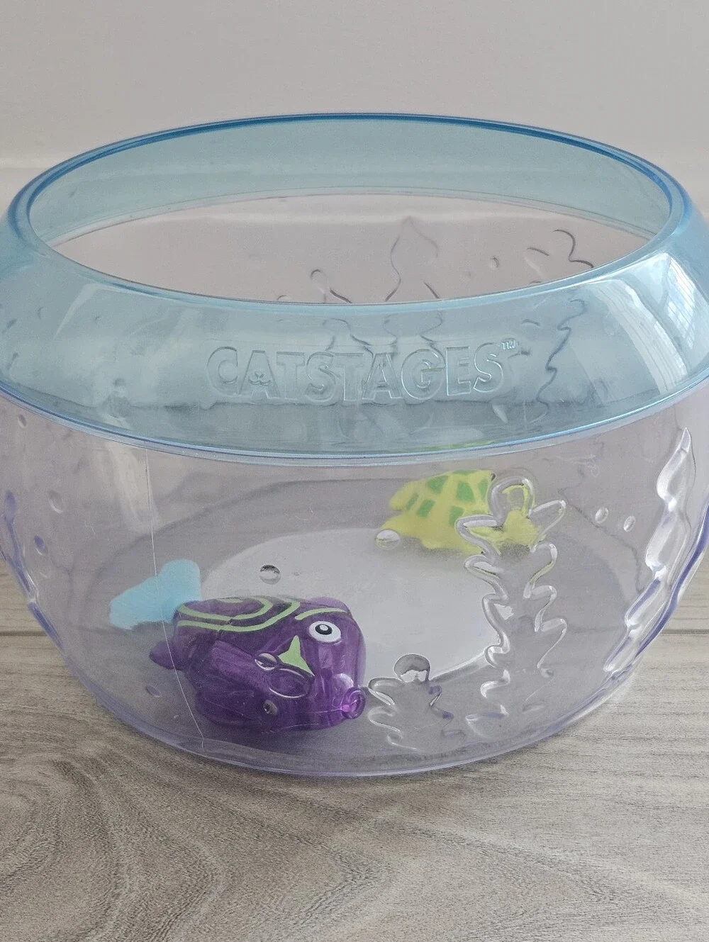 Catstages Meow-smerizing Fish Bowl Interactive Cat Toy-Electronic Swimming Fish